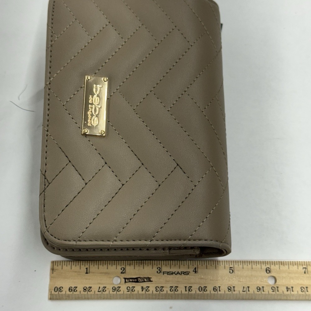 BeBe Los Angeles Sophia Crossbody Small Taupe‎ Quilted Bag Purse Chain Strap NEW - Picture 9 of 9